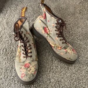 Women’s size 9. Doc Marten boots
